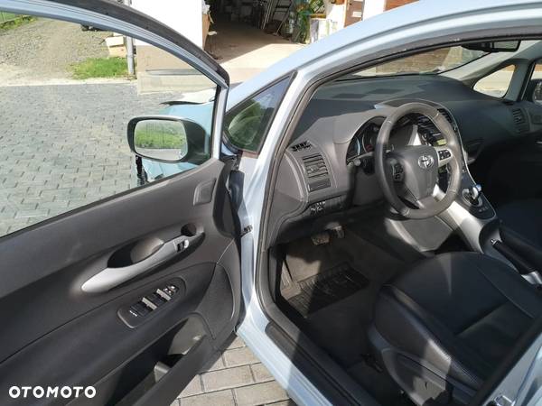 Toyota Auris 1.8 VVT-i Hybrid Automatik Design Edition - 11