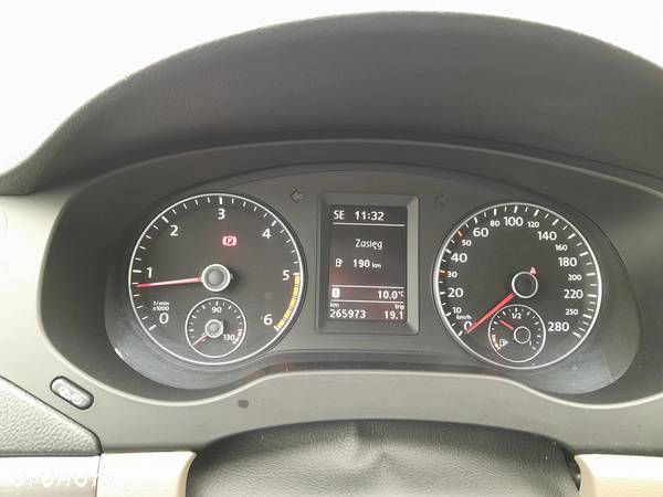 Volkswagen Jetta 2.0 TDI Highline - 5