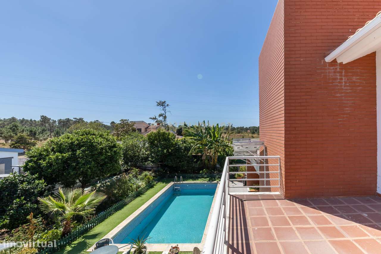 Luxuosa Moradia T4 em Belverde com espaço aconchegante - Grande imagem: 5/38