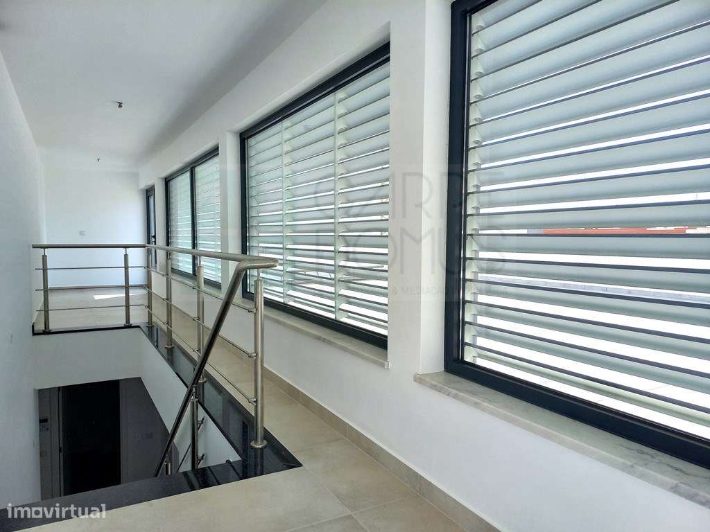 Apartamento T4 novo com 154,03m2, terraços no topo, garagem para 3 ... - Grande imagem: 2/28