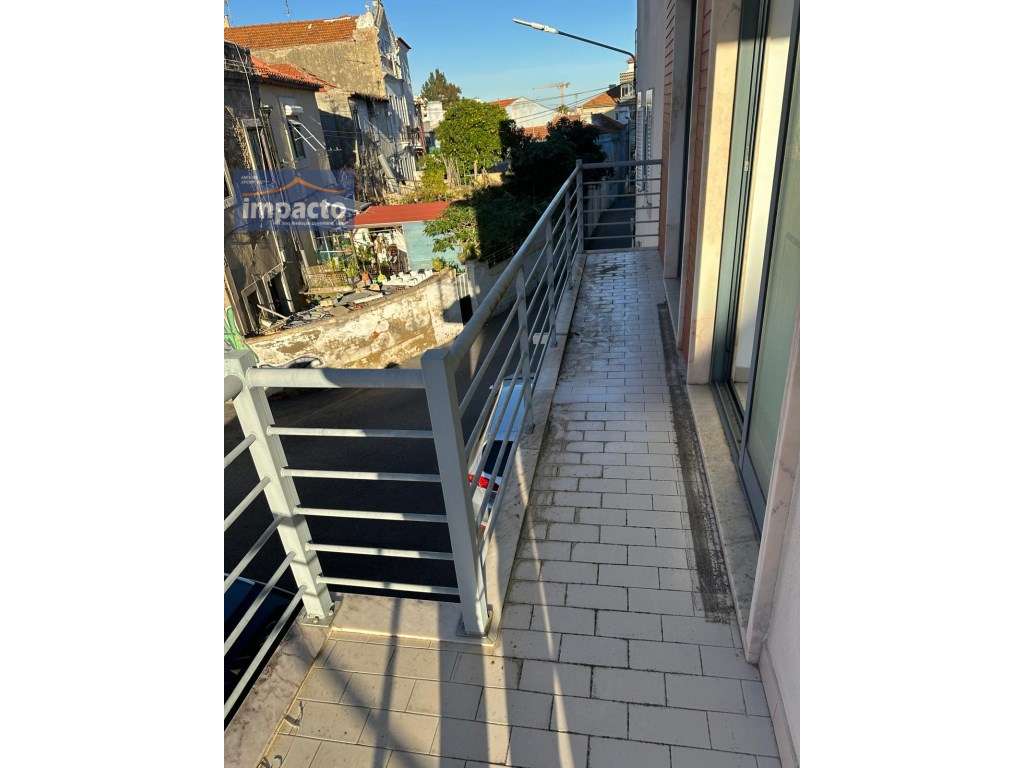 LOJA PÓVOA DE SANTA IRIA, RC e 1 Piso e garagem, possibilidade de t...-6