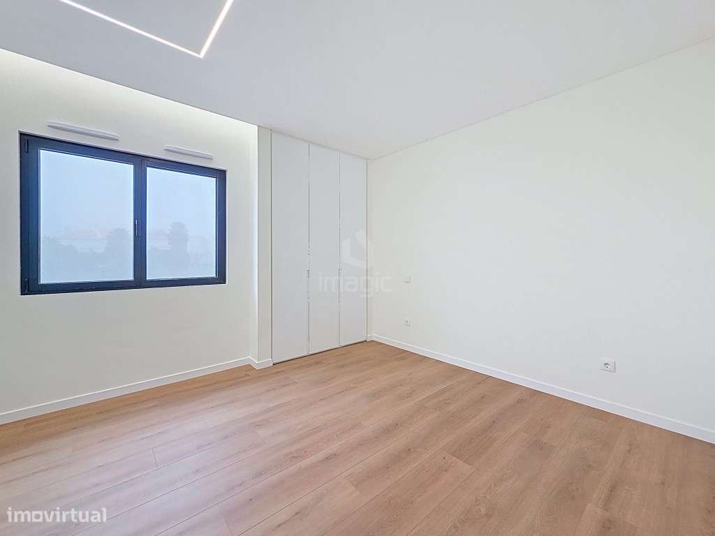 MORADIA T4 NOVA EM MAFRA.-19