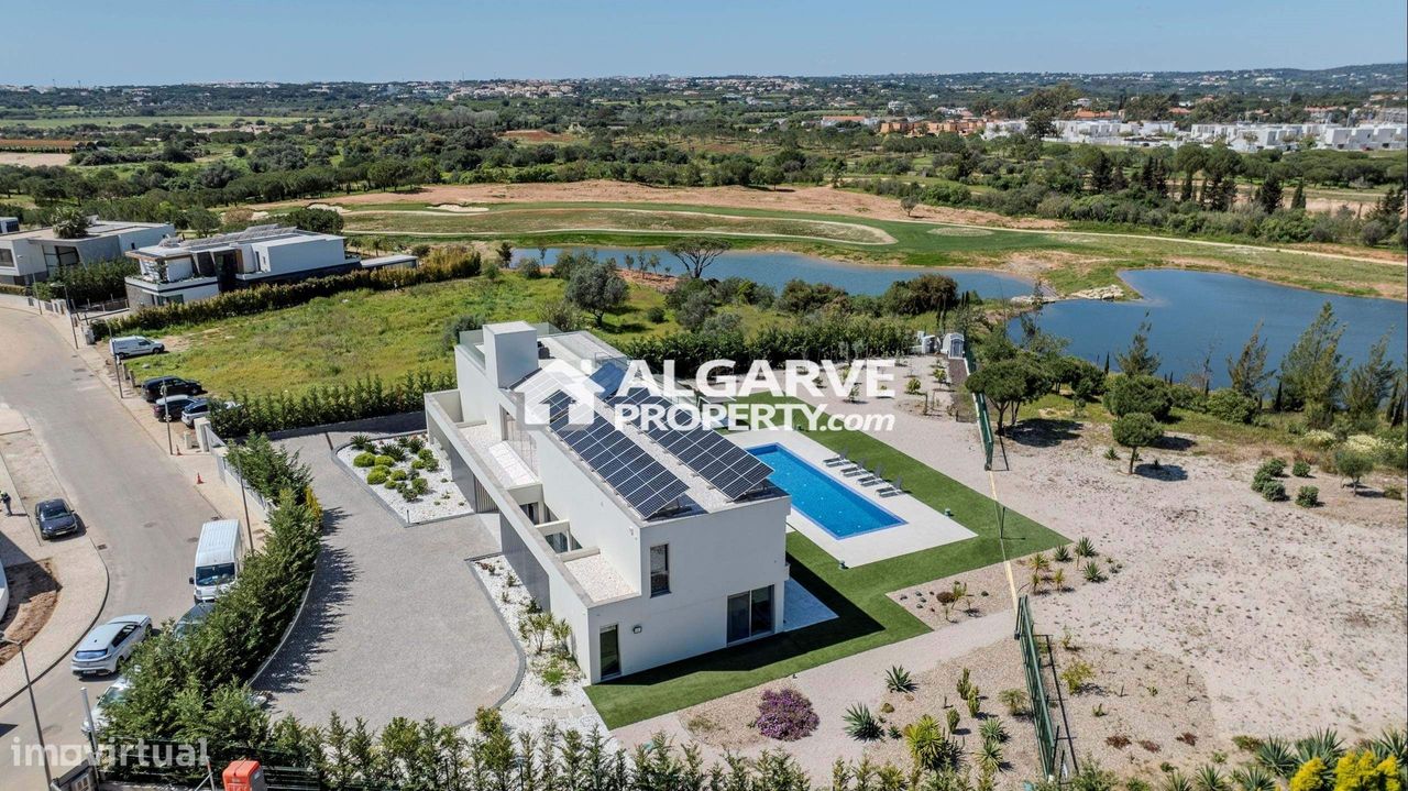 Fabulosa moradia V5 junto ao Golfe e a 4 km da praia e da Marina de Vi - Grande imagem: 1/60