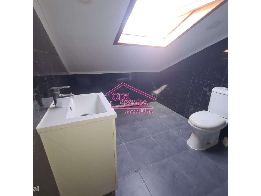 Apartamento T3, transformado em T4 Duplex com 90 m2 na Murtinheira,...-12