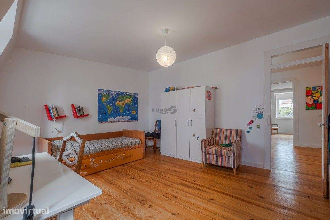 Moradia duplex na Graça com 5 Quartos e Jardim-22