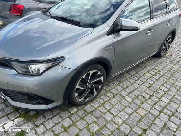 Toyota Auris Touring Sports 1.8 HSD Freestyle - 1