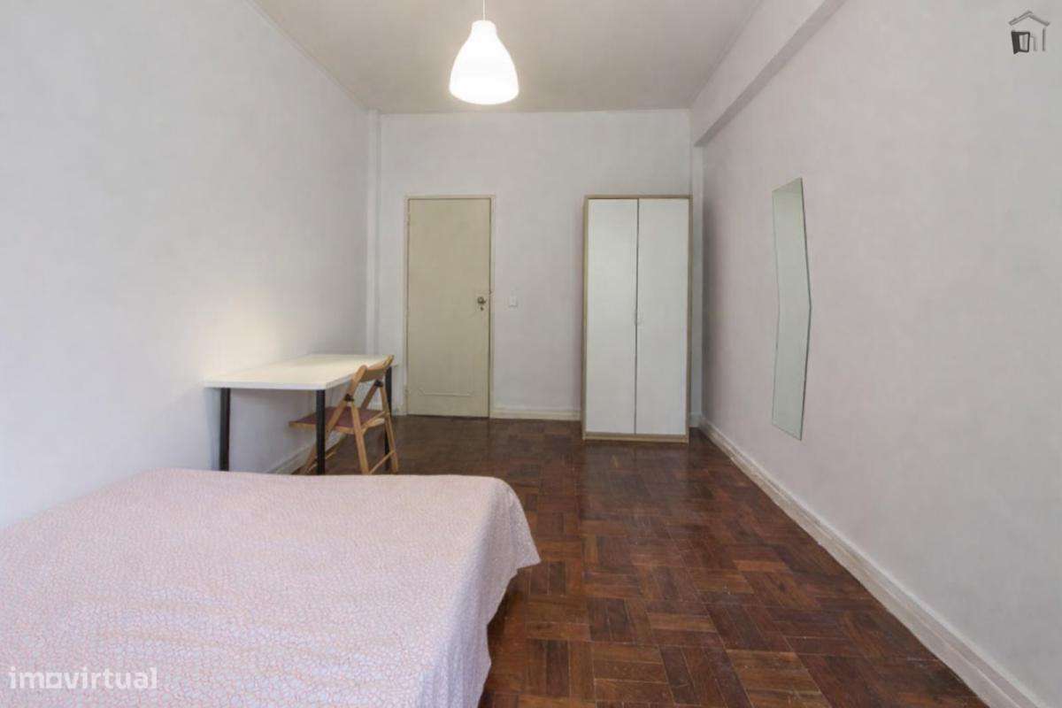 Quarto - localizado em Estrela Lisbon - Grande imagem: 3/10