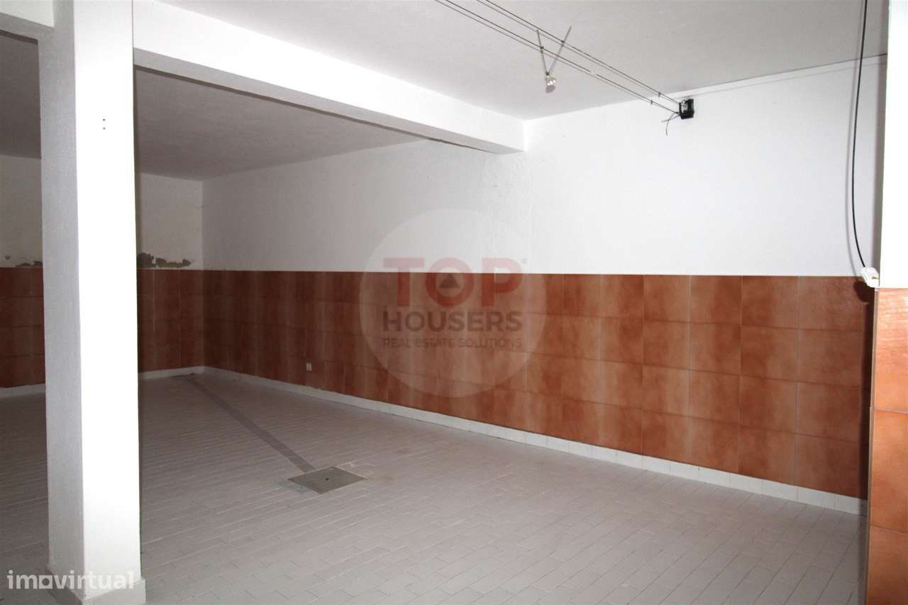 Loja Comercial com 117m² em Olhão – A 5 Minutos da Baixa-4