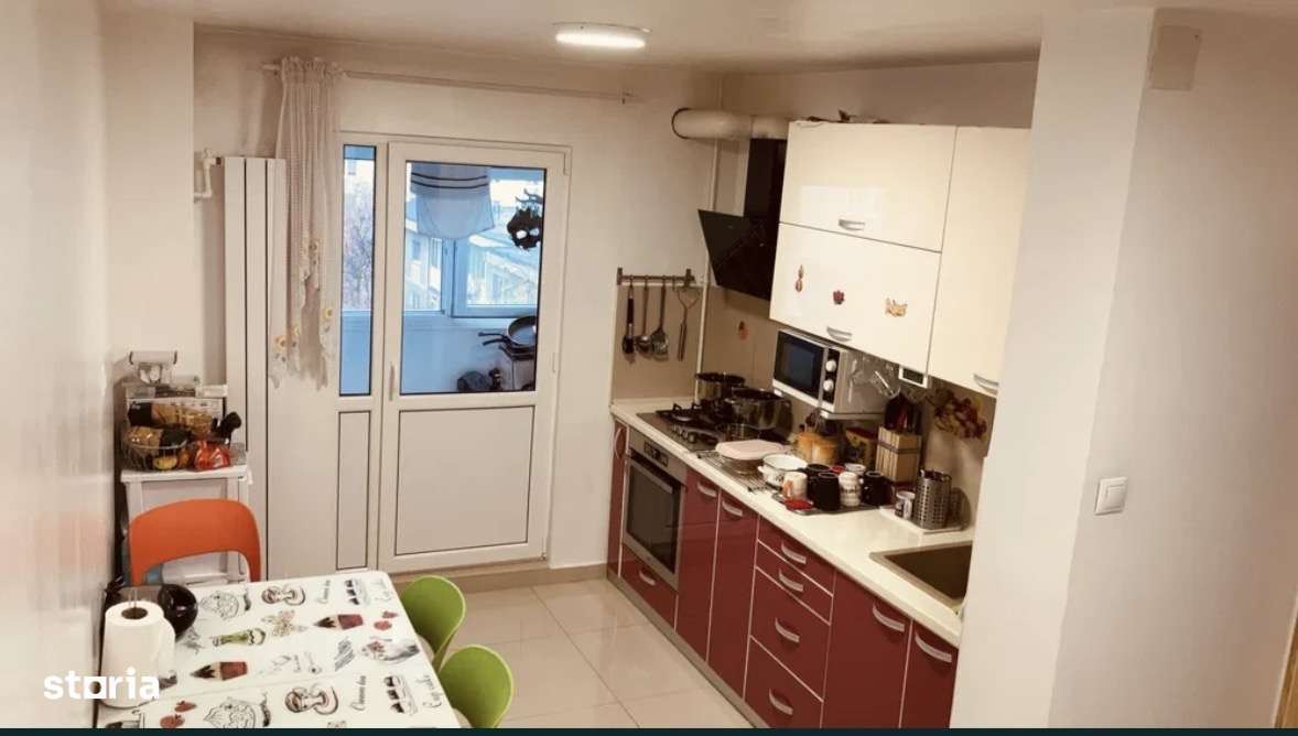 Vânzare apartament 3 camere - Imagine principală: 5/8