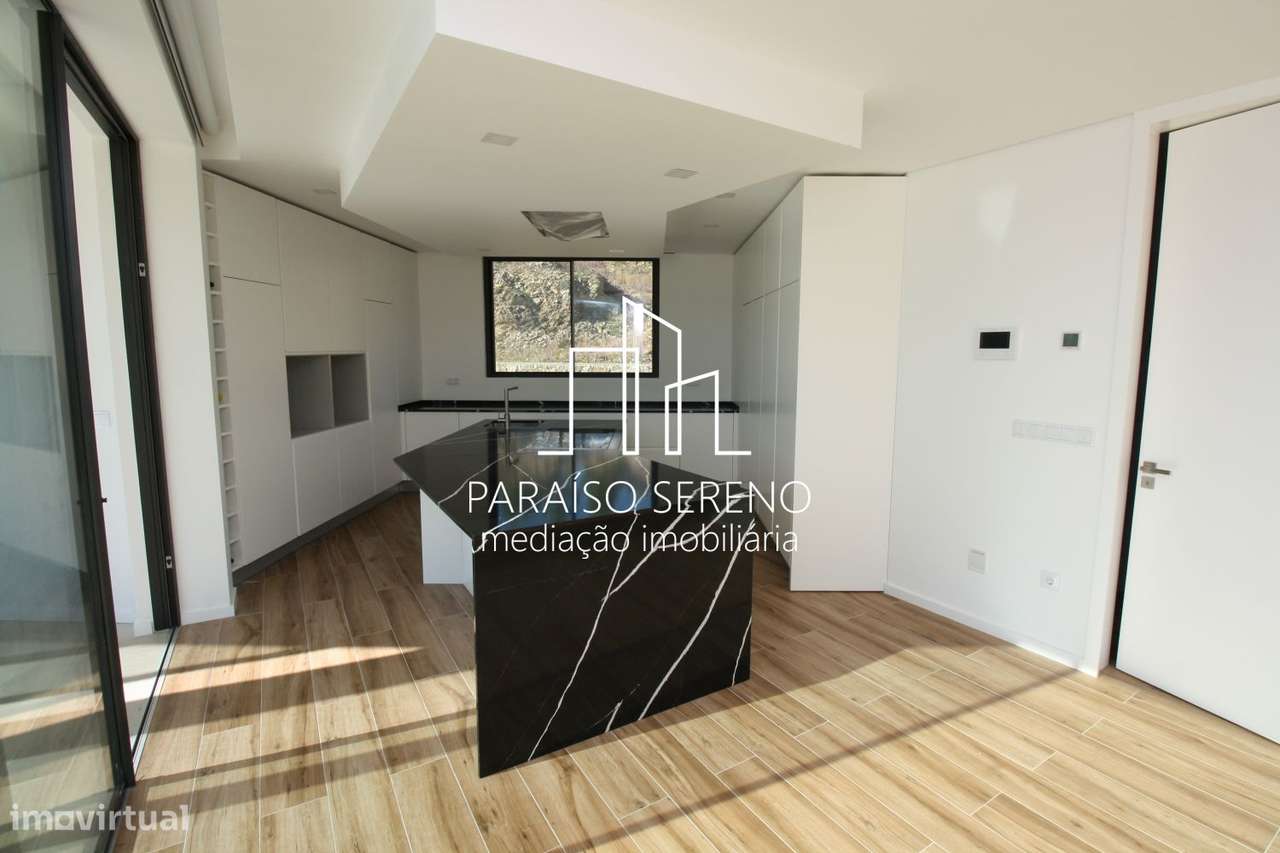 Moradia de Luxo em S. Miguel do Mato-22