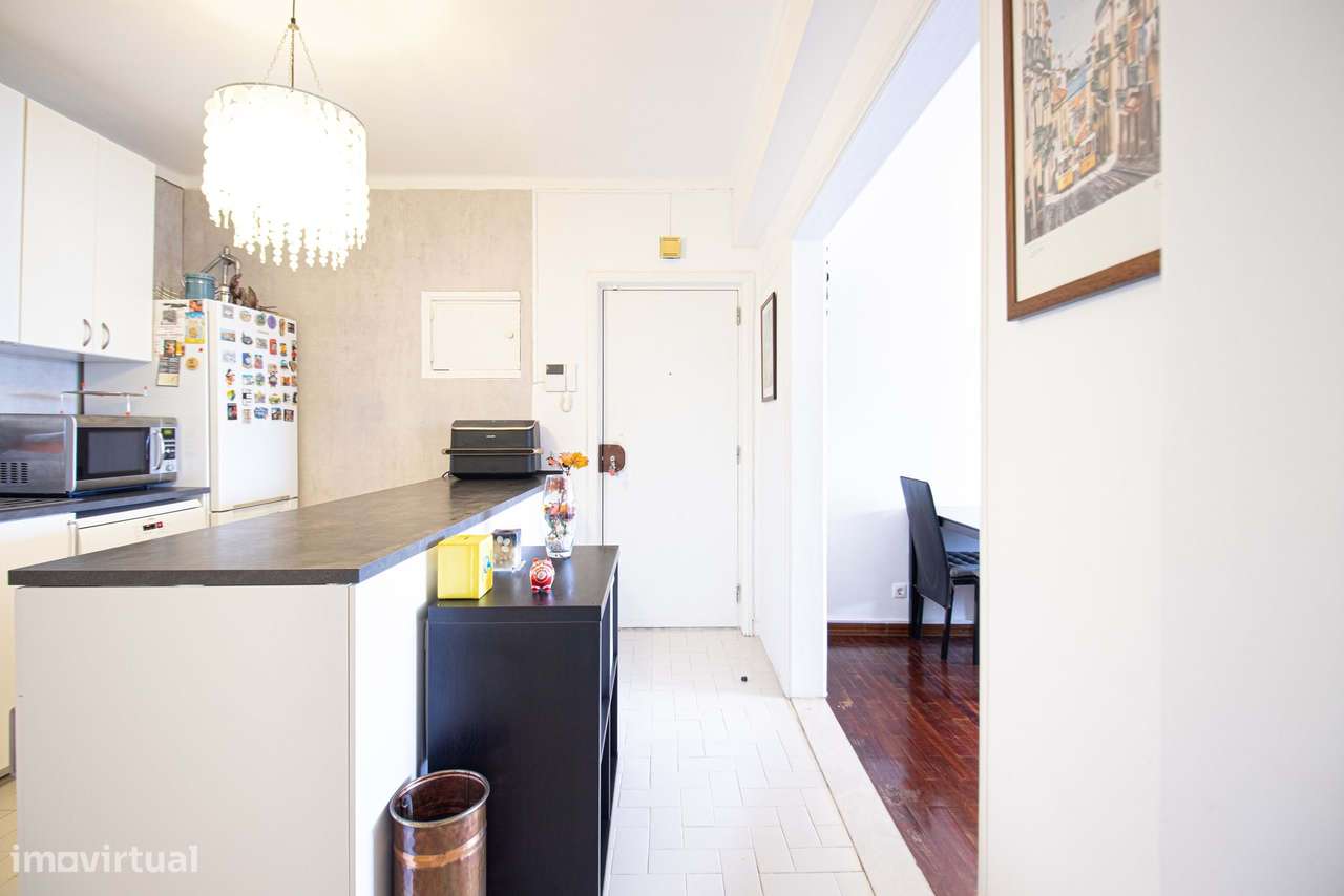 T1+1 luminoso e elegante em localização estratégica em Carcavelos-7