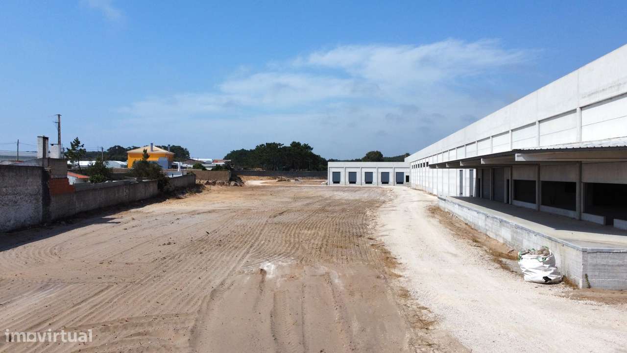 Armazém sito em Brejenjas - Torres Vedras - Grande imagem: 3/30