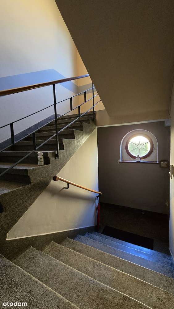 Przestronny dom, dwa odrębne lokale, ładna i duża działka!-19