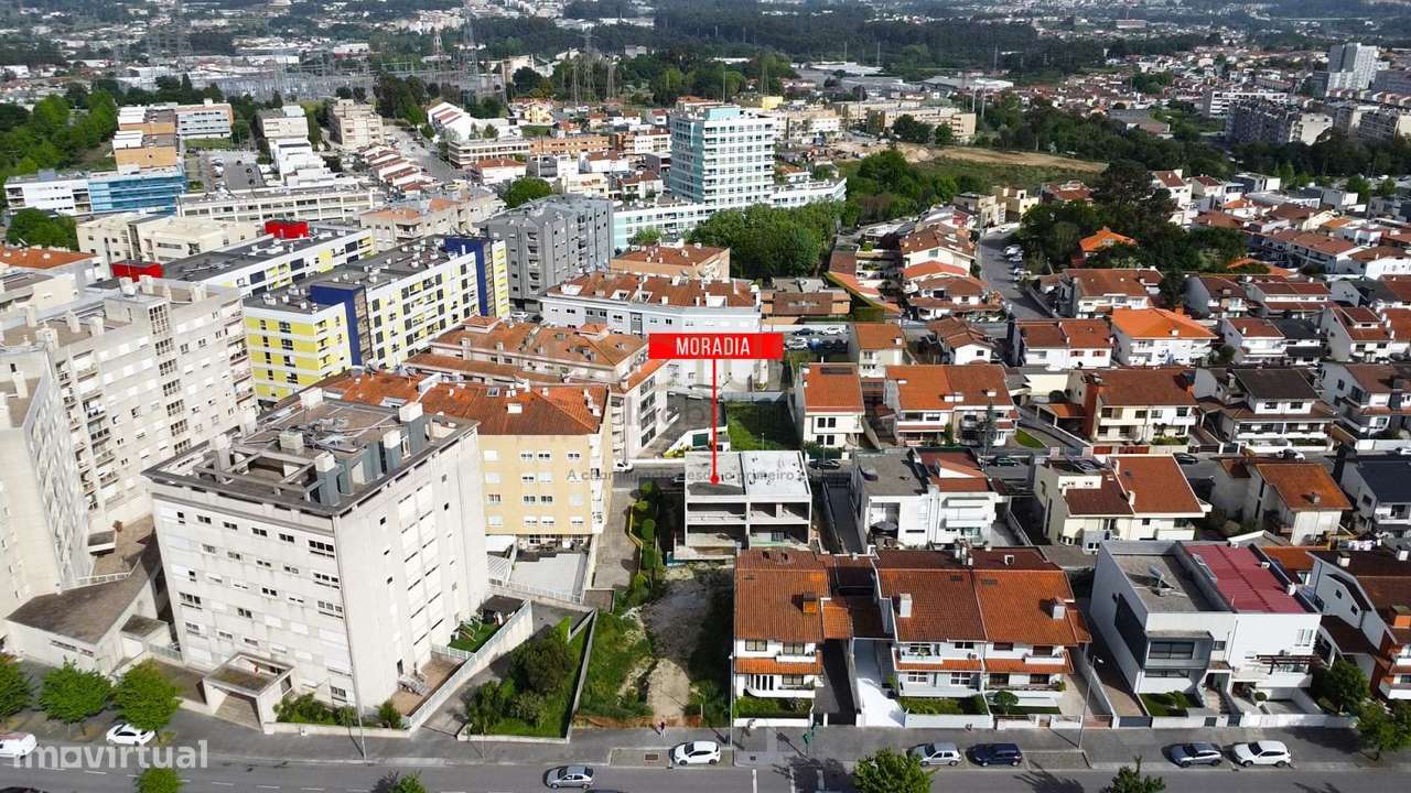 Moradia V3+1 nos Maninhos-47