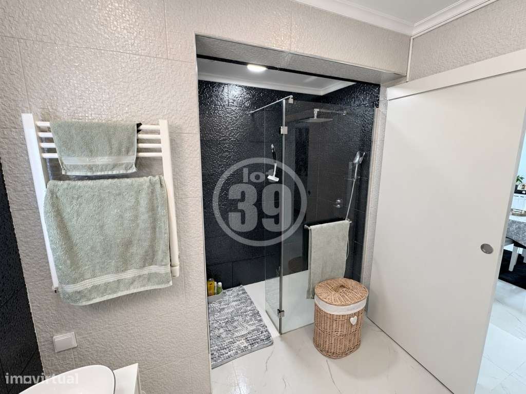 Apartamento renovado com 2 quartos em condomínio fechado | Areias d...-20