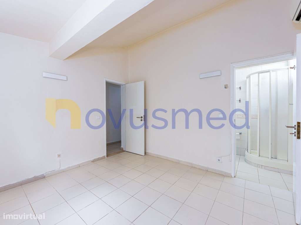 Moradia com Piscina na Zona Premium Areias São João, Albufeira-31