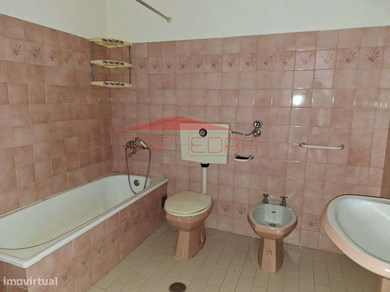 Apartamento T3 com arrumo no sótão no centro da cidade de Gouveia-21