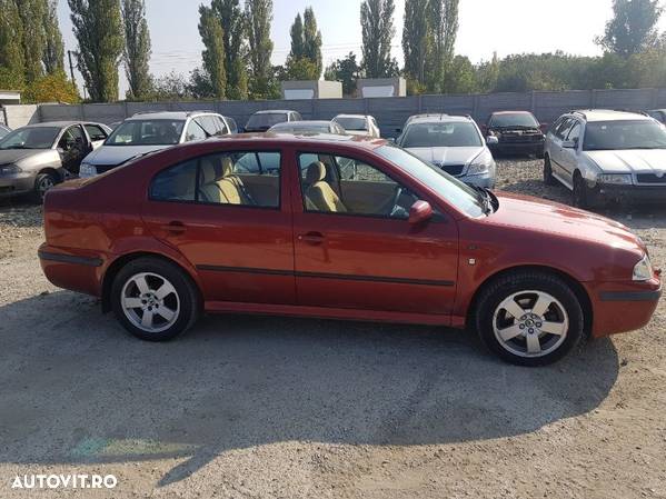 Dezmembram / Piese Skoda Octavia 1 , 2.0 benzina AQY , an fabr. 2002 - 2