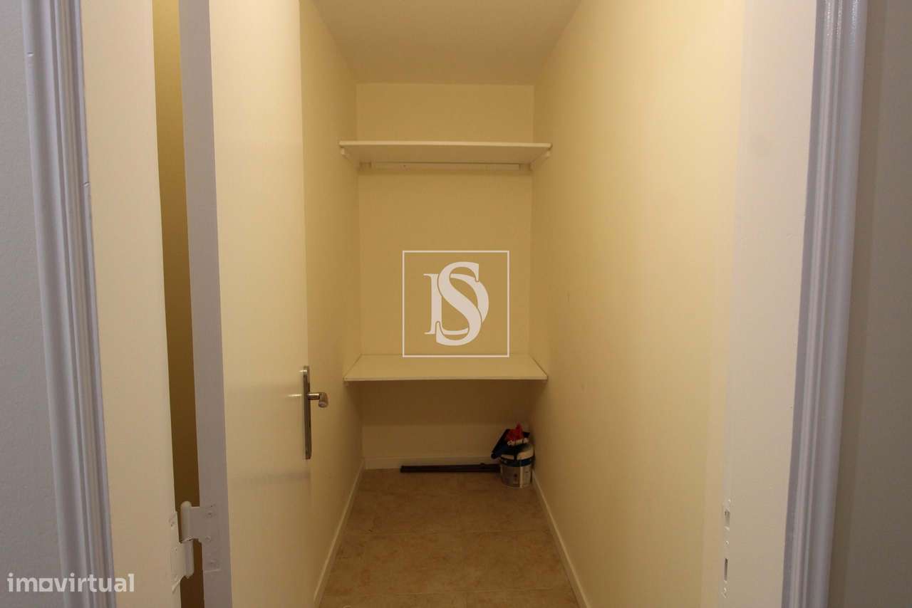 Apartamento T2 na Tapada das Mercês-18