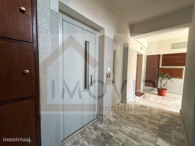 Apartamento T3 TOTALMENTE REMODELADO EM LOURES-22