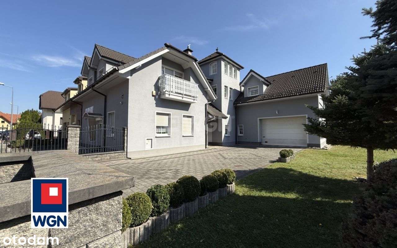 Dom, 345 m², Wrocław-0