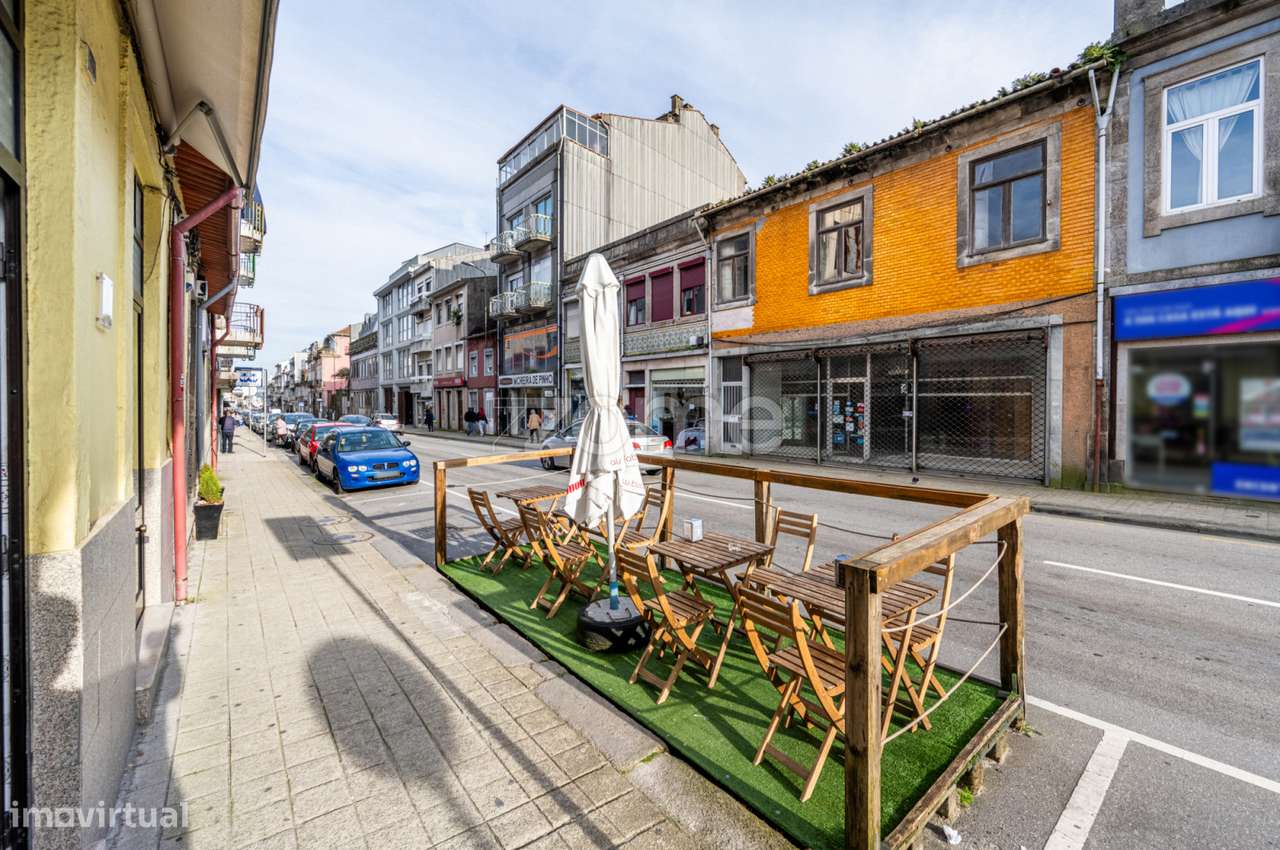 Trespasse de restaurante na Rua do Heroísmo - Porto - Grande imagem: 5/17