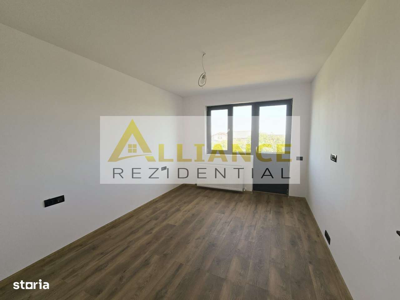 CASA INDIVIDUALA 4 CAMERE - TEREN 422 MP - COMUNA BERCENI-3