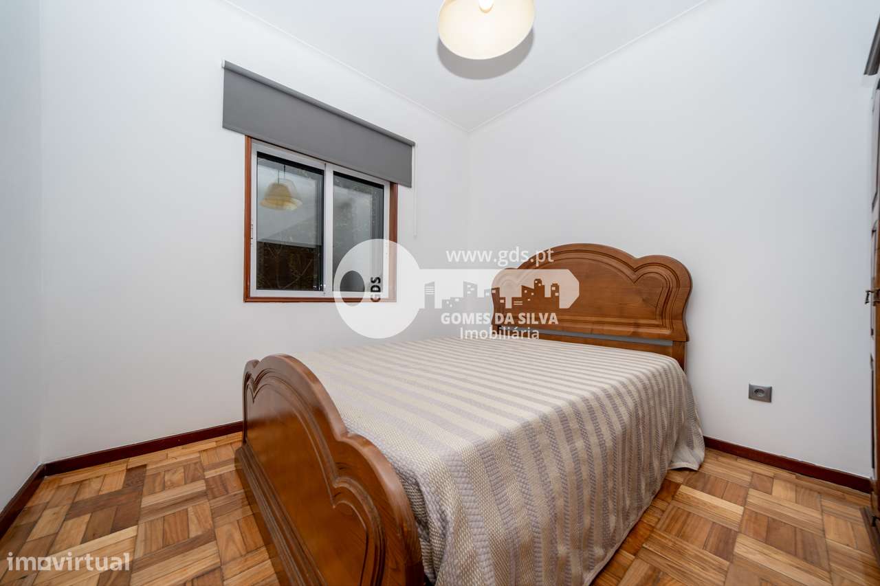 Moradia T3 com estabelecimento comercial em Dume, Braga-17