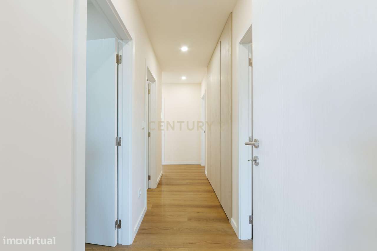 Apartamento T3 moderno e espaçoso no coração do Pinhal Novo-3