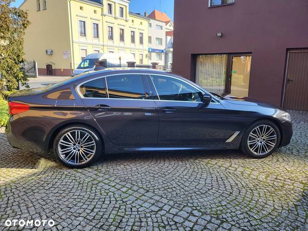 BMW Seria 5 530i xDrive - 18