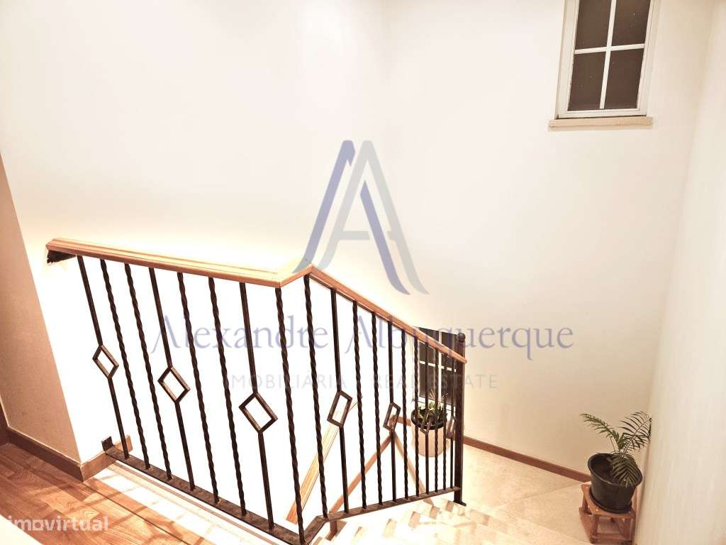 Moradia Isolada T3 com Piscina e Garagem em Azeitão-25