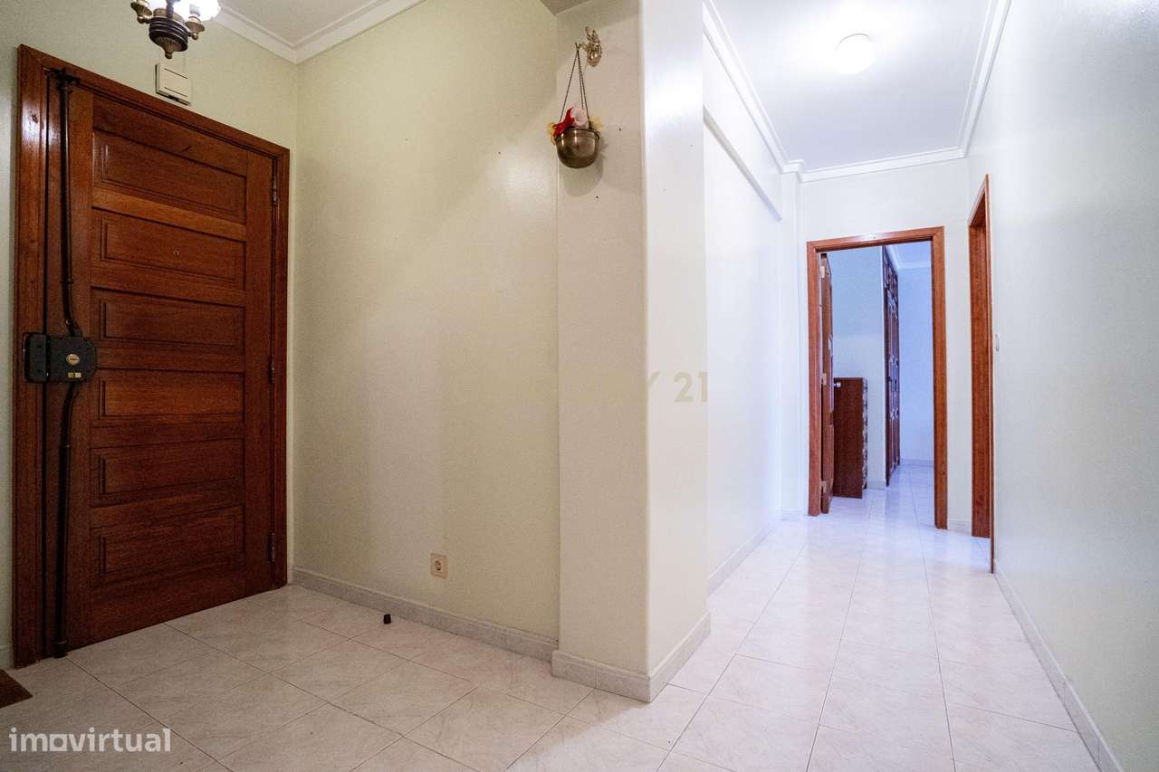 Apartamento T2 | 90 m² | Massamá-5