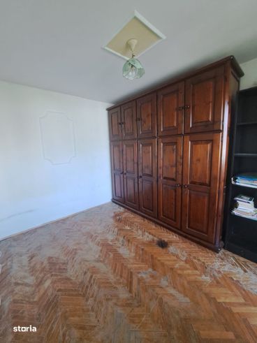 Vanzare - Apartament cu 3 camere, etaj 4, suprafata de 53,25 mp-2