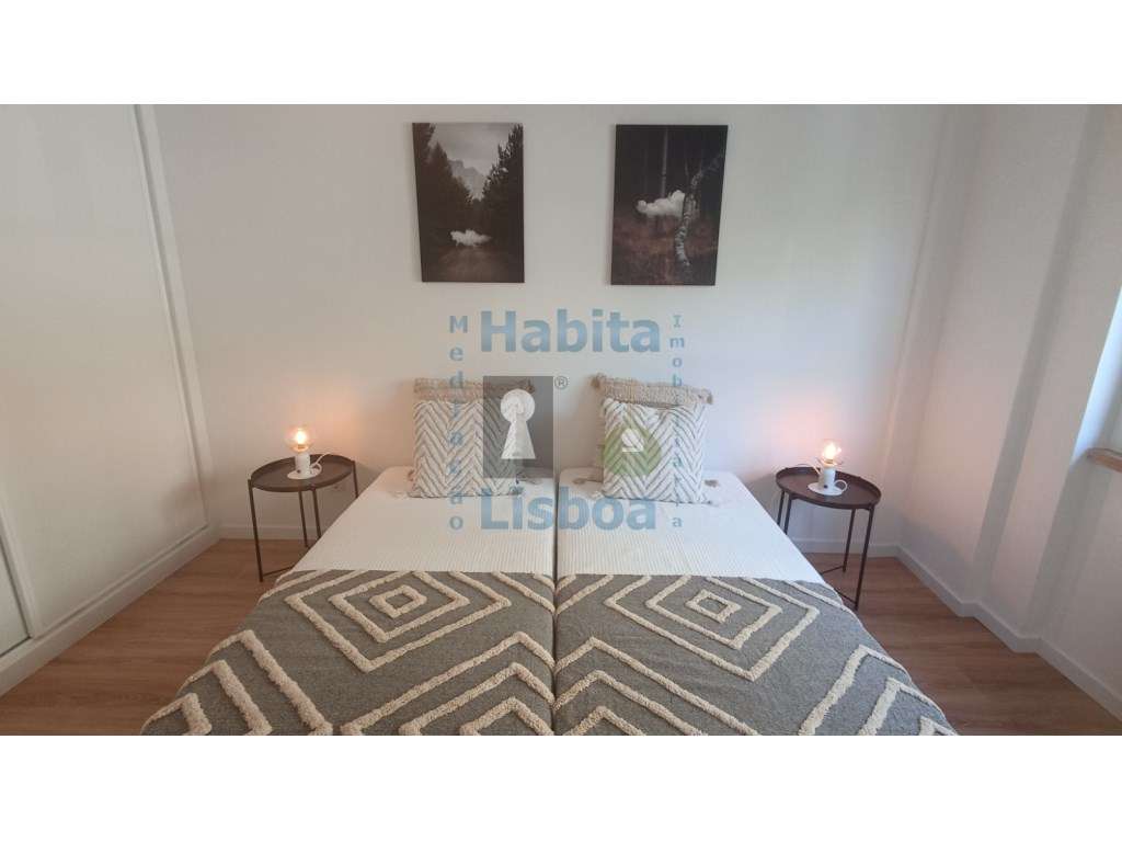 T3 Luxo Remodelado c/ Home Staging Oferta | Varanda e Vista Monsanto - Grande imagem: 2/18