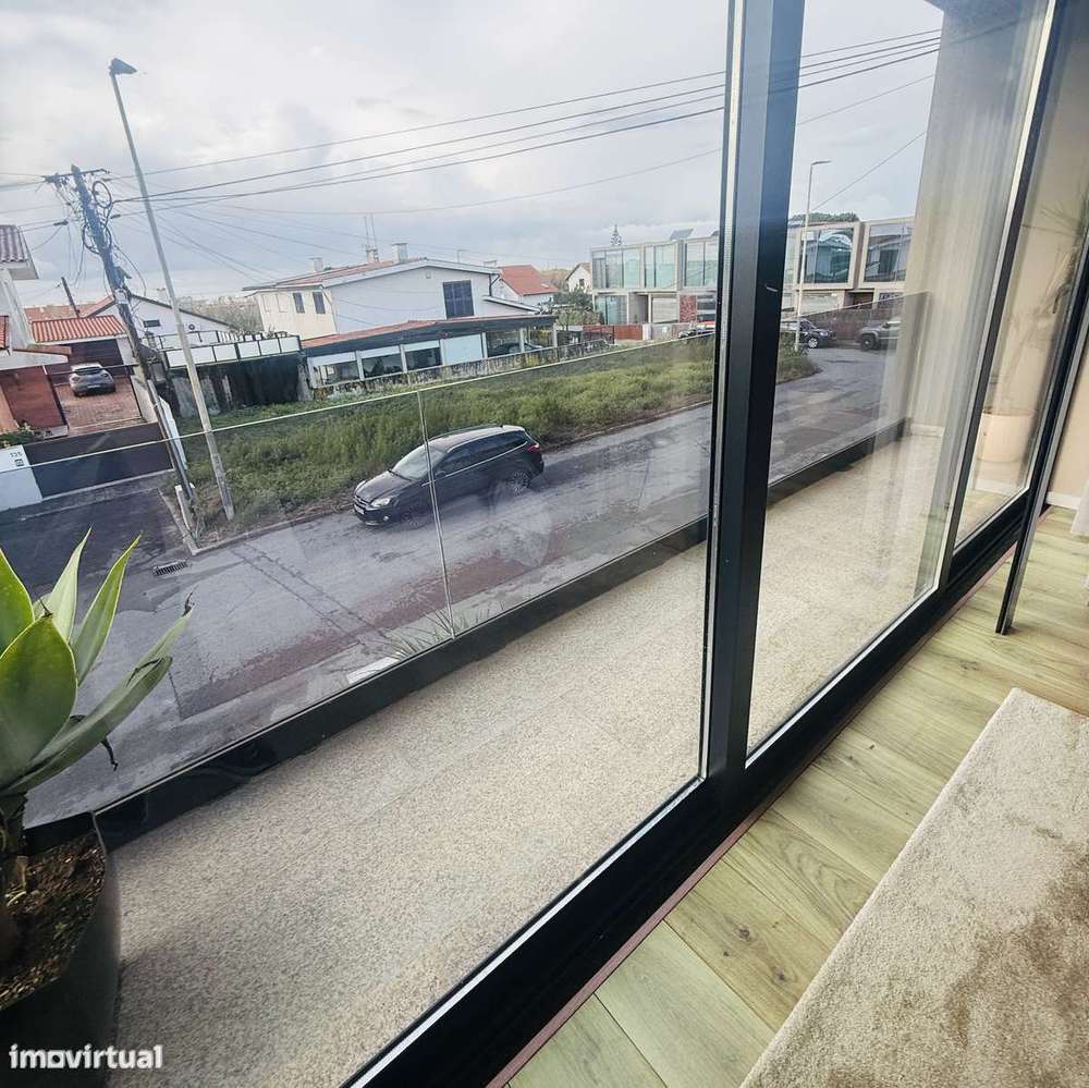 Moradia 3 frentes 200m praia-13