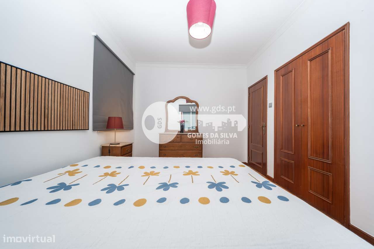 Moradia T3 com estabelecimento comercial em Dume, Braga-10