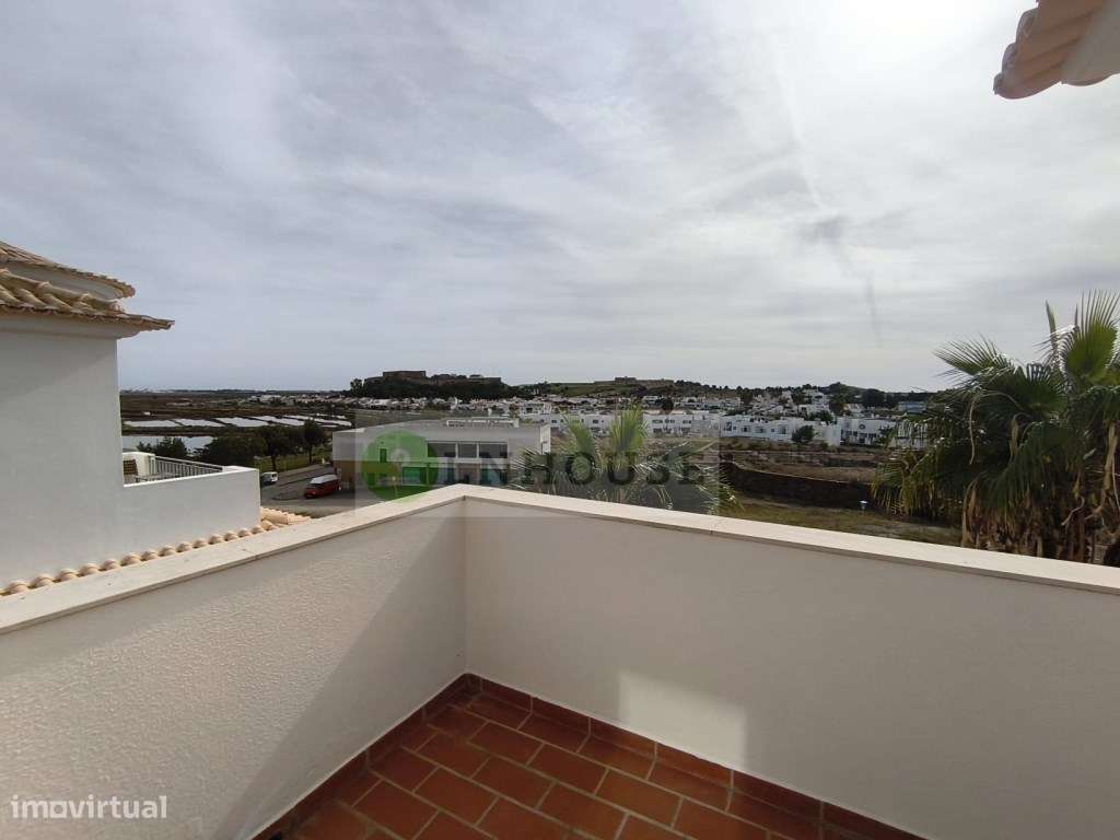 Moradia T4 com piscina e garagem - Castro Marim-28