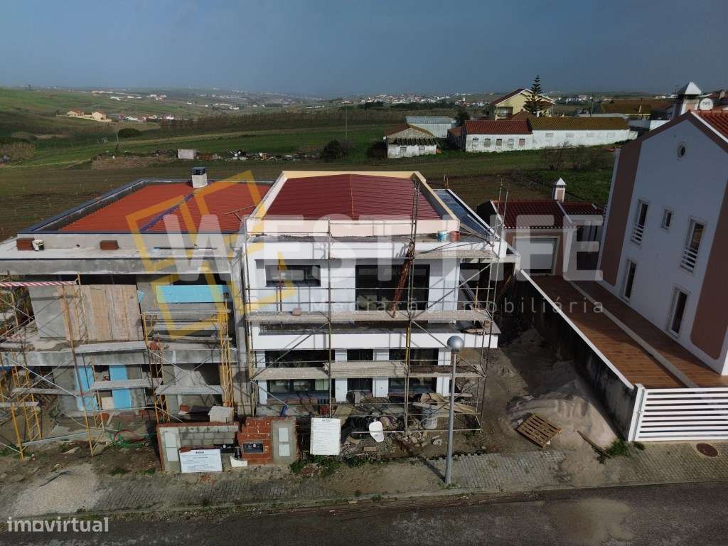 Moradia T3 com três magnificas suítes - NOVA-12