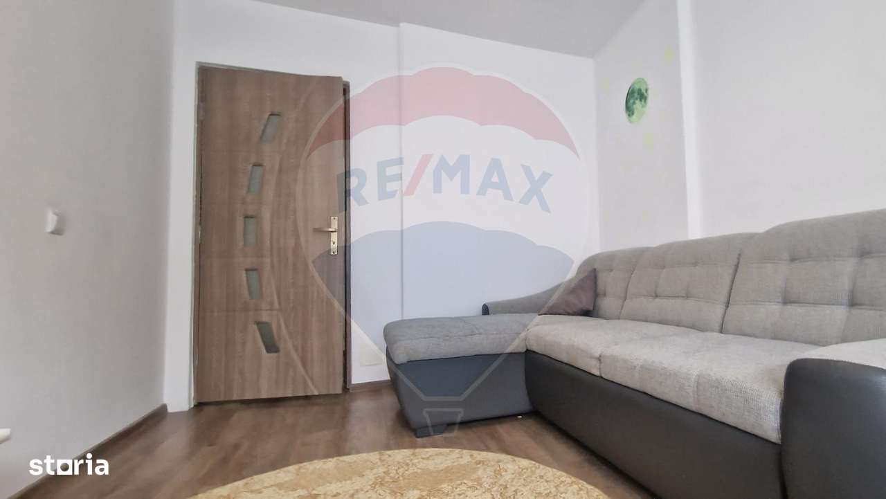 Apartament de vanzare 3 camere , zona Vivo-8