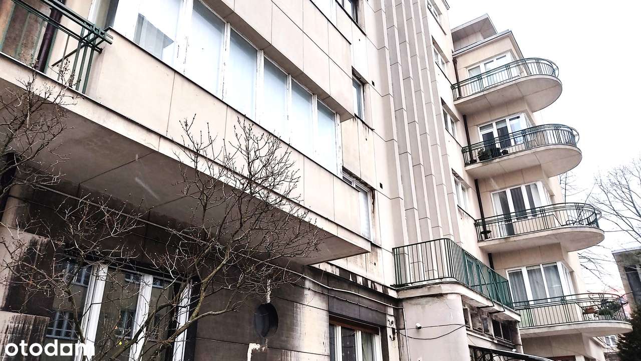 Plac Komuny Paryskiej, kamienica modernistyczna, 2 balkony-11