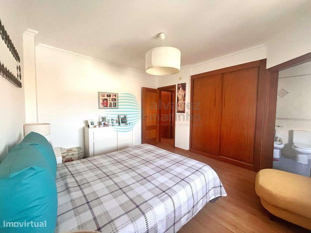 Moradia V3 situada no centro do Bombarral-20