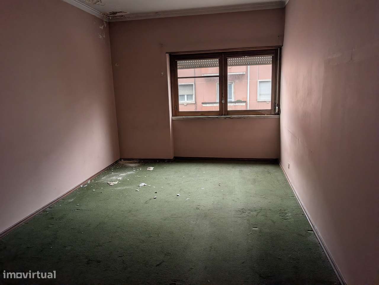 T3 Rua Lusiadas Para Remodelar-6