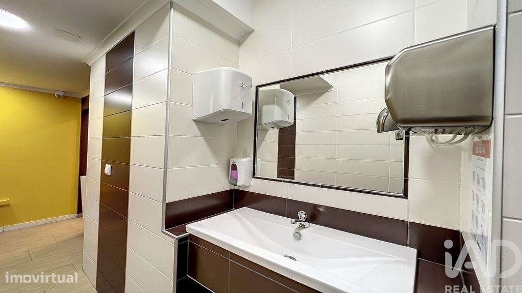 Loja / Estabelecimento Comercial em Monte Gordo de 107,00 m2 - Grande imagem: 4/24