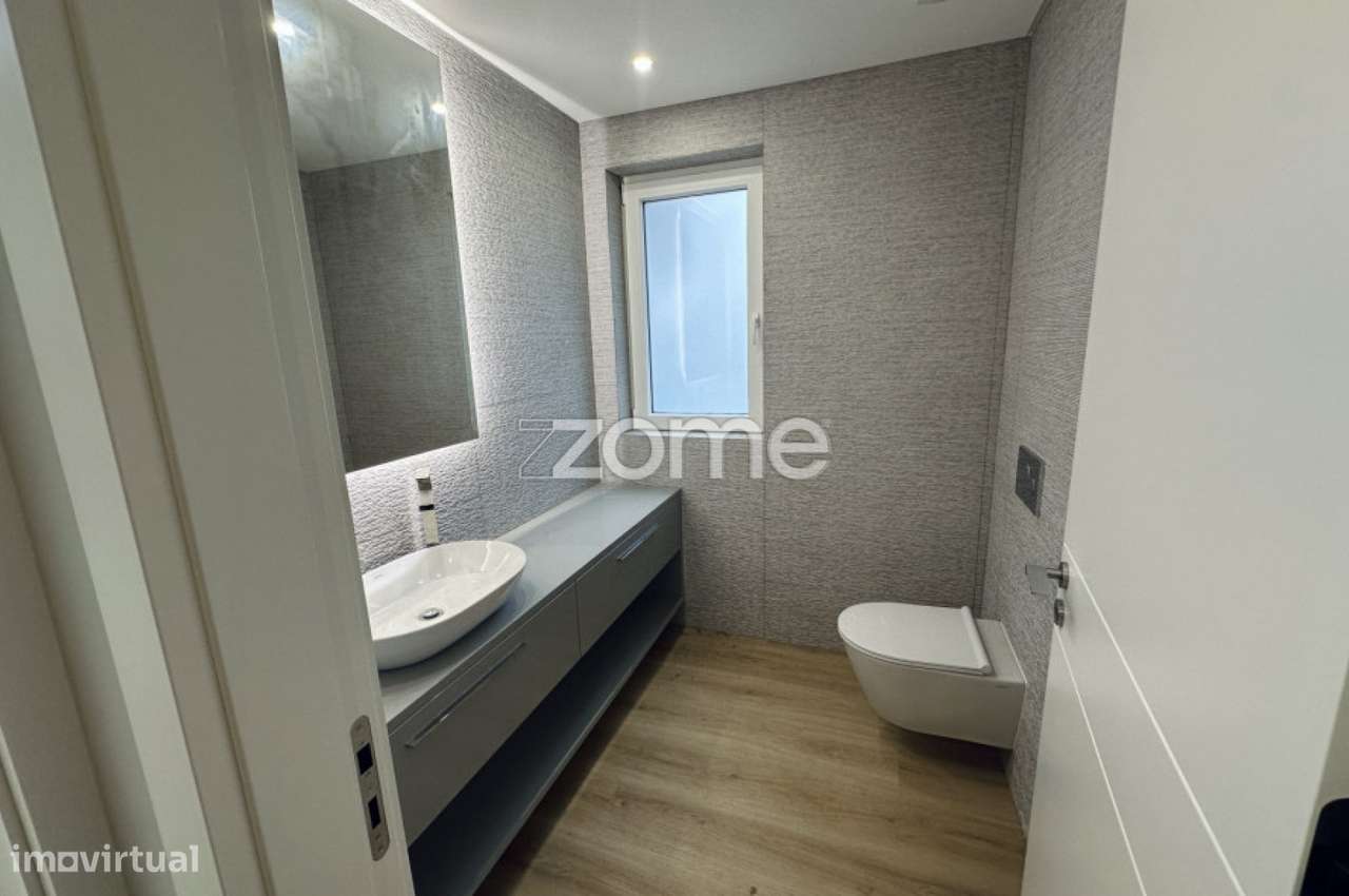 Apartamento T3 com Mezanino – 3 lugares de garagem-11