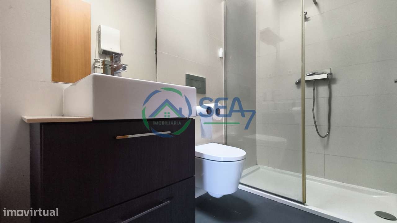 Moradia T6 com grande terreno, Meadela-43