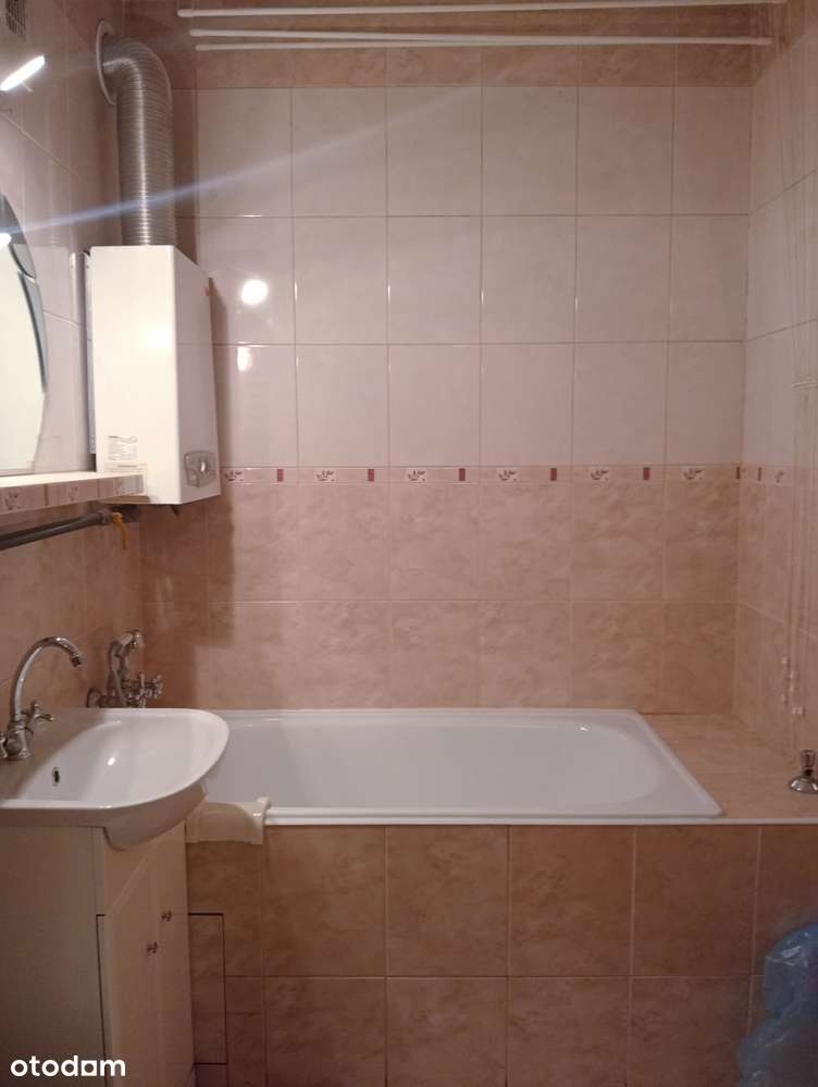 *Trzy pokoje na Sielcu* Zobacz* Warto-5