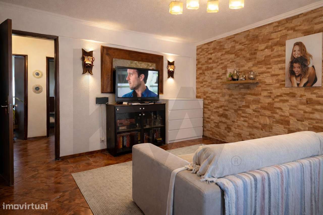 Apartamento T2 em Alcoitão – Luminoso, Funcional e com Excelente Local - Grande imagem: 2/15