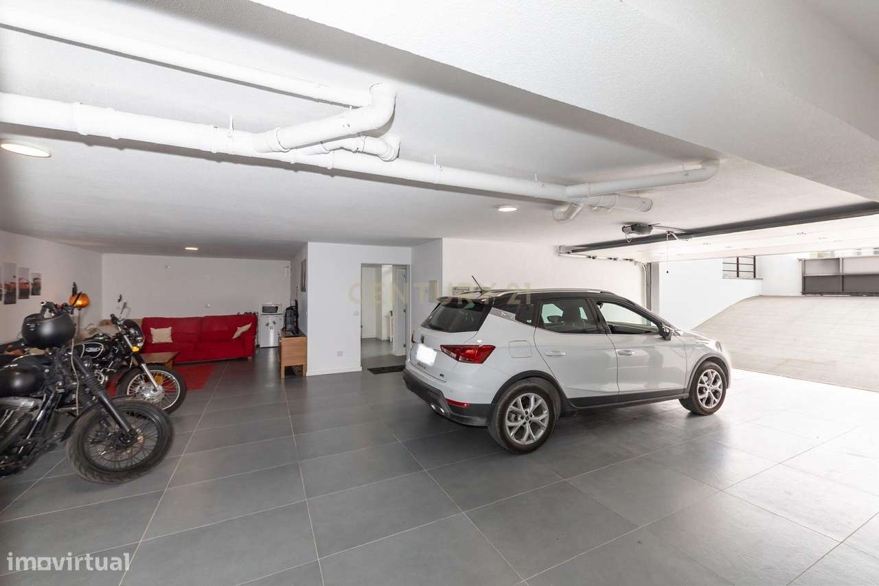 Moradia Isolada T4 de Prestígio – Bairro de São João, Sobreda-57