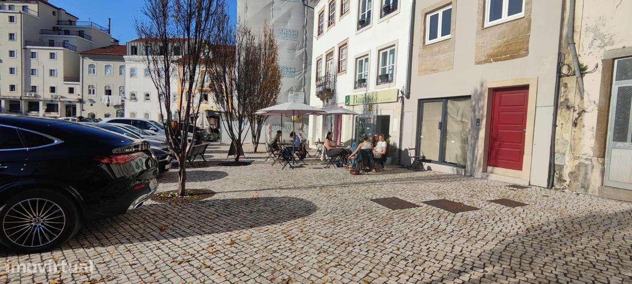 venda de Café no centro histórico de Coimbra - Grande imagem: 4/8