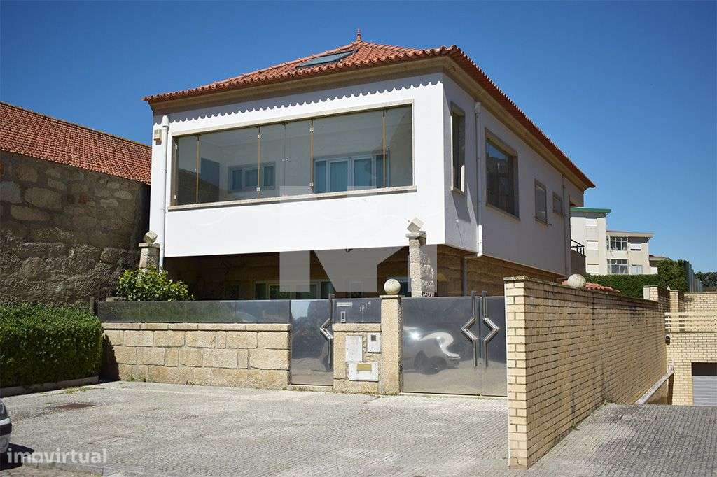Moradia T3 | Piscina Aquecida | Mindelo-0